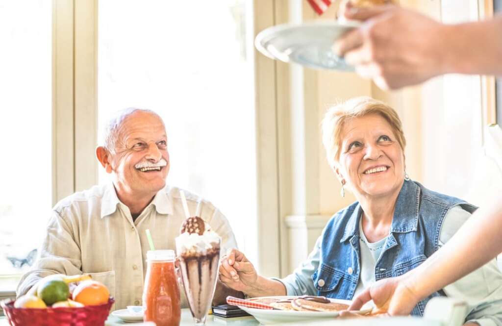 assisted living dining options