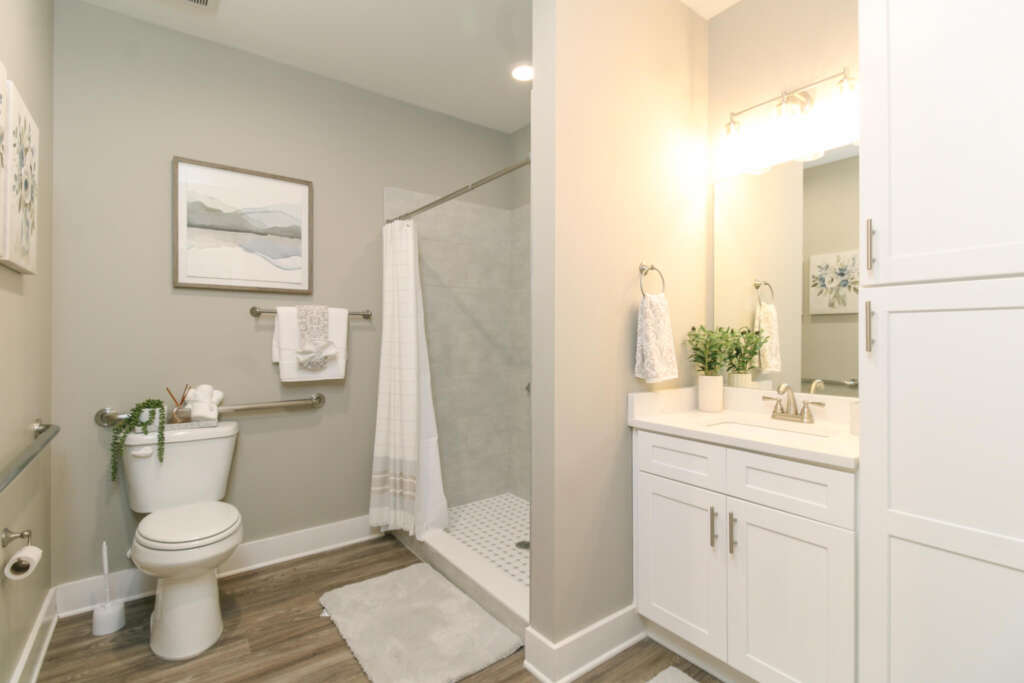 Independent Living apartment with bathroom at The Landing of Winder